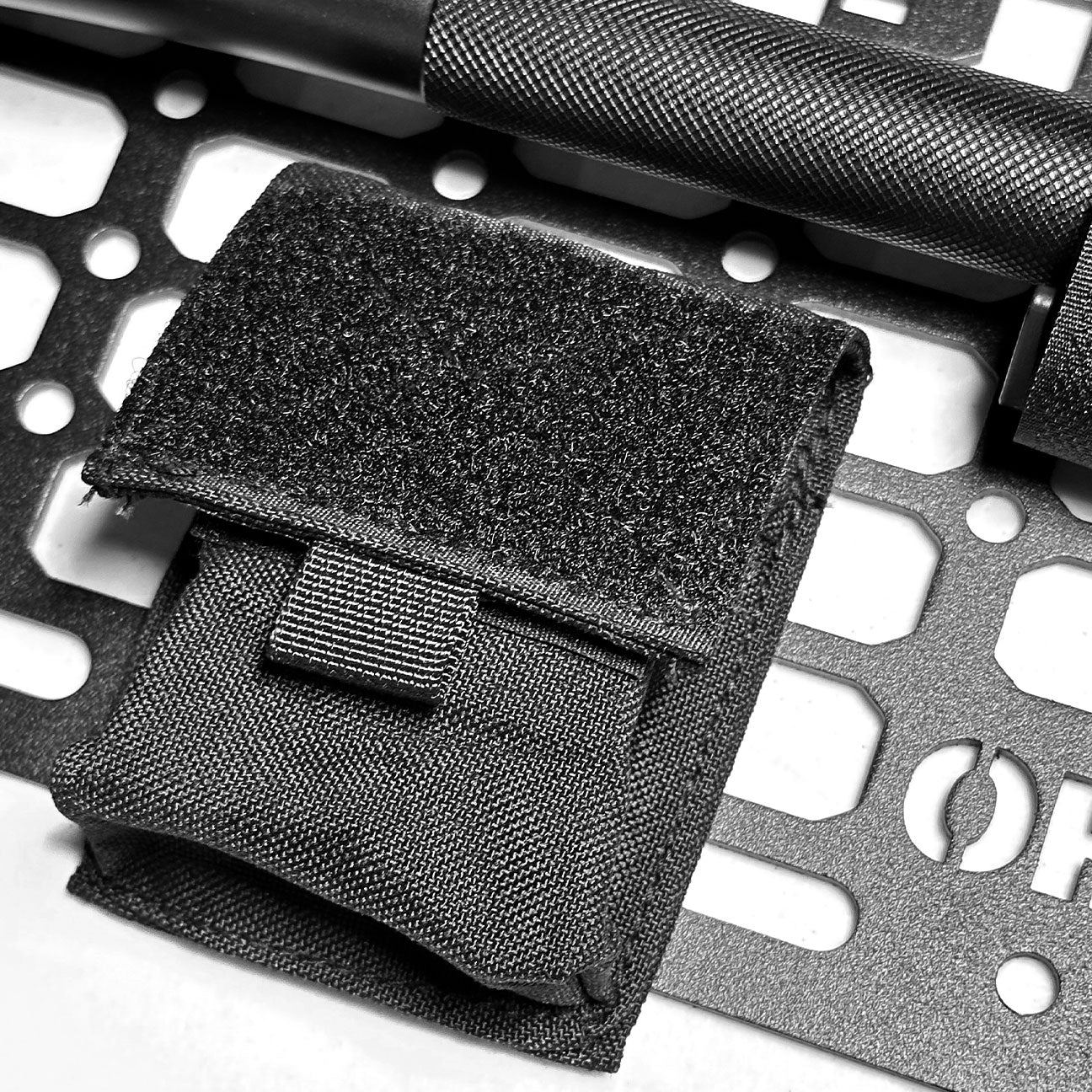 FRONT GRILL STORAGE FJ CRUISER WITH ACCESSORIES - OBK WORLD