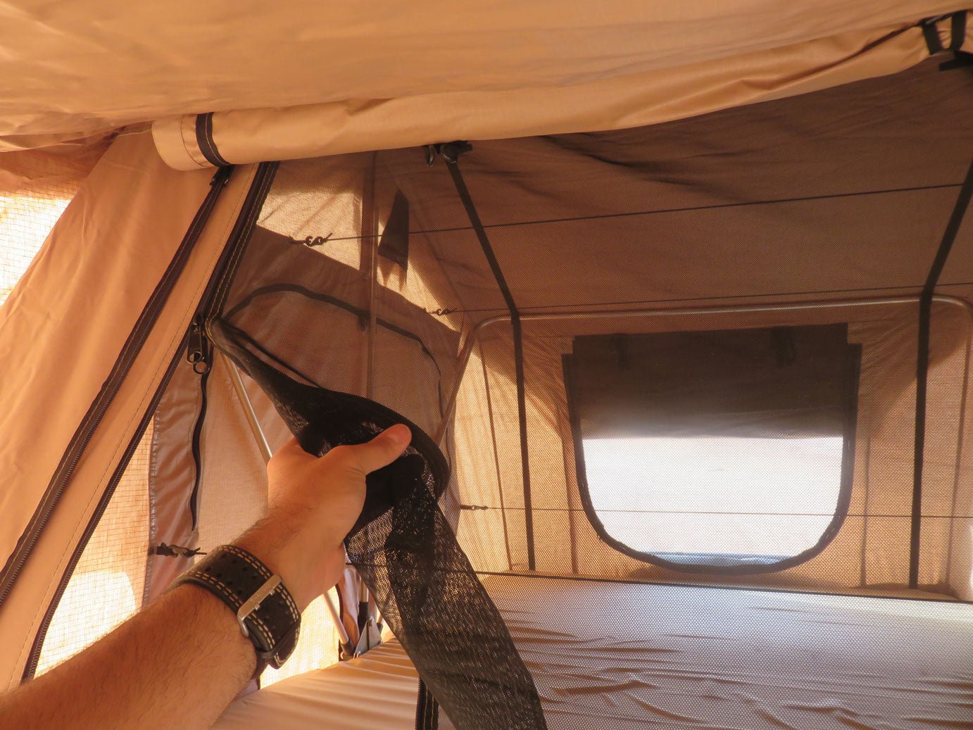SAHARA NEST CAR TENT - OBK WORLD