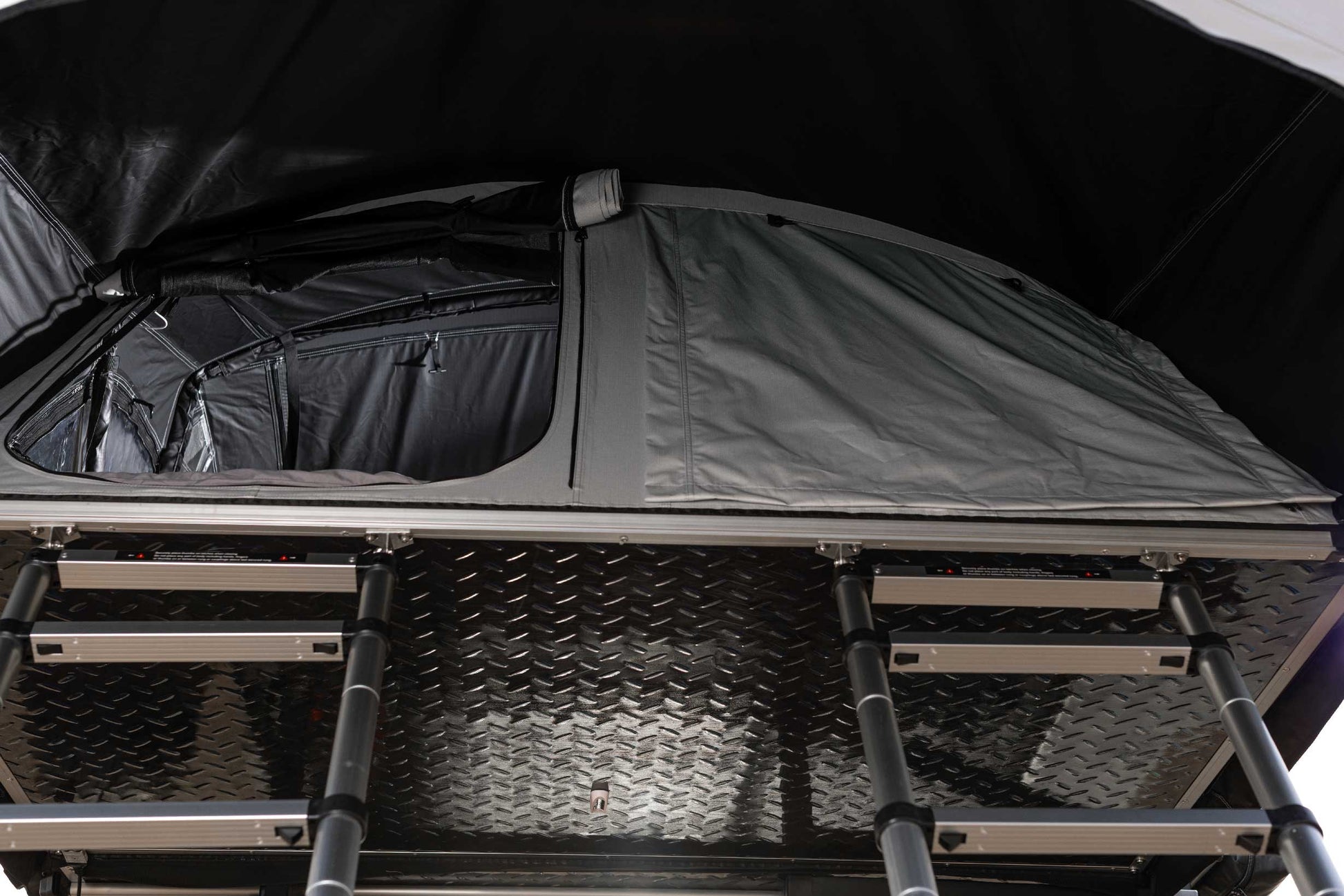 SKYLIGHT - XL 1.9M ROOFTOP TENT - V2.0 - OBK WORLD